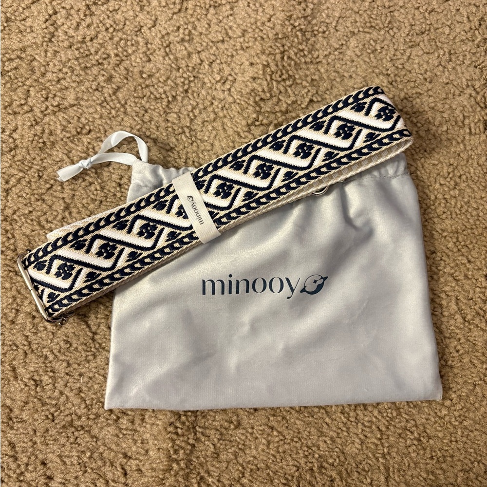 Minooy Navy and White Purse Strap
